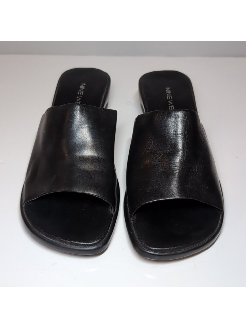 💠Nine West Grimace Black Leather Low Wedge Slide Sandals Womens Size 6 - Picture 3 of 11